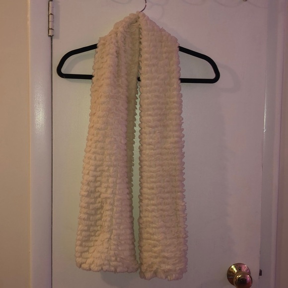 Scarf - Picture 2 of 6